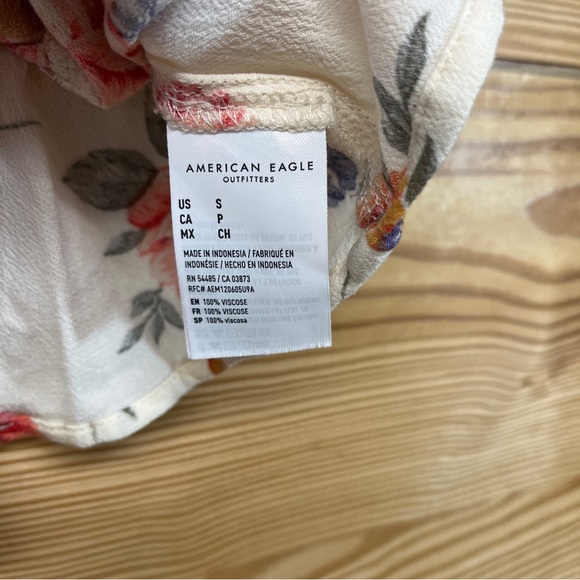American Eagle Outfitters Cold Shoulder Tie Front Shirt Ivory Small Floral NWT - Picture 9 of 12